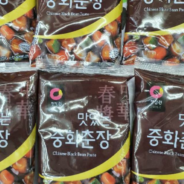Sốt tương đen Daesang Nhập Khẩu Hàn Quốc - Dùng Nấu Mì Đen Hàn Quốc (250 g/gói)