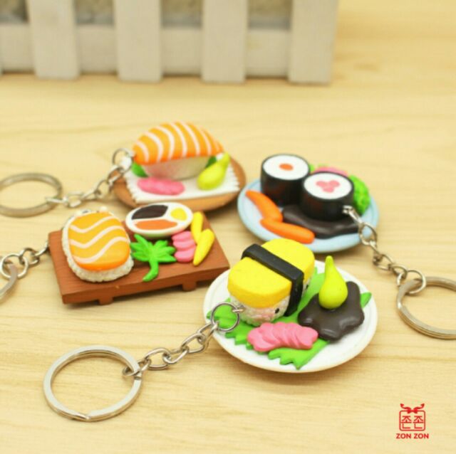 Móc Khóa đĩa sushi cá hồi salmon