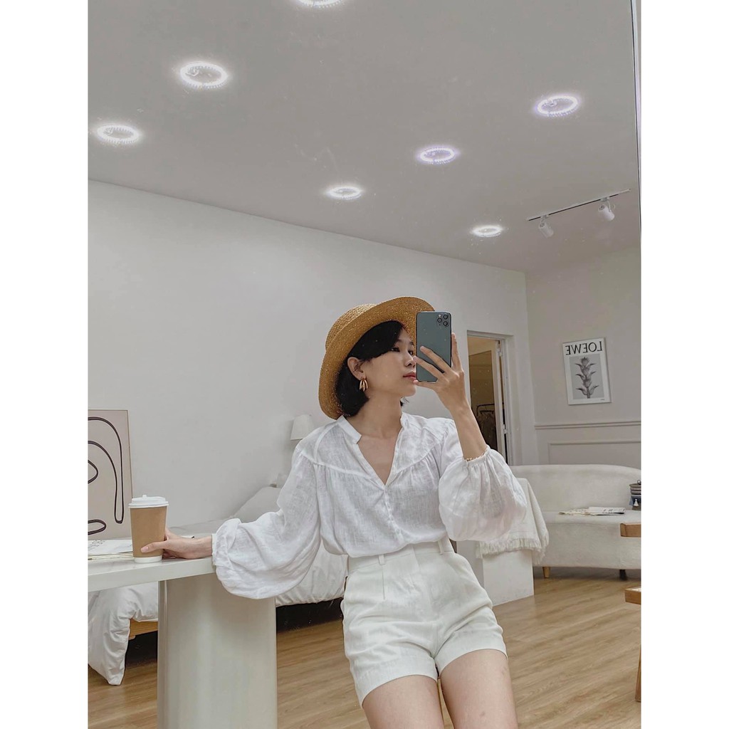 Áo cổ tim hàng nút tay phồng