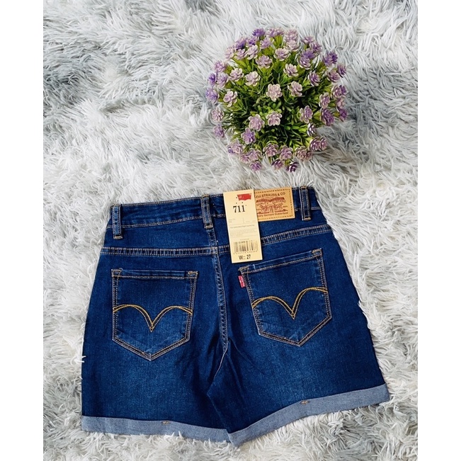 Quần Jeans ngắn nữ Levis 711 hợp thời trang form chuẩn. Thuận Nguyễn Authentic. | BigBuy360 - bigbuy360.vn