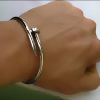 Vòng Đinh siu HOT - chuẩn cá tính