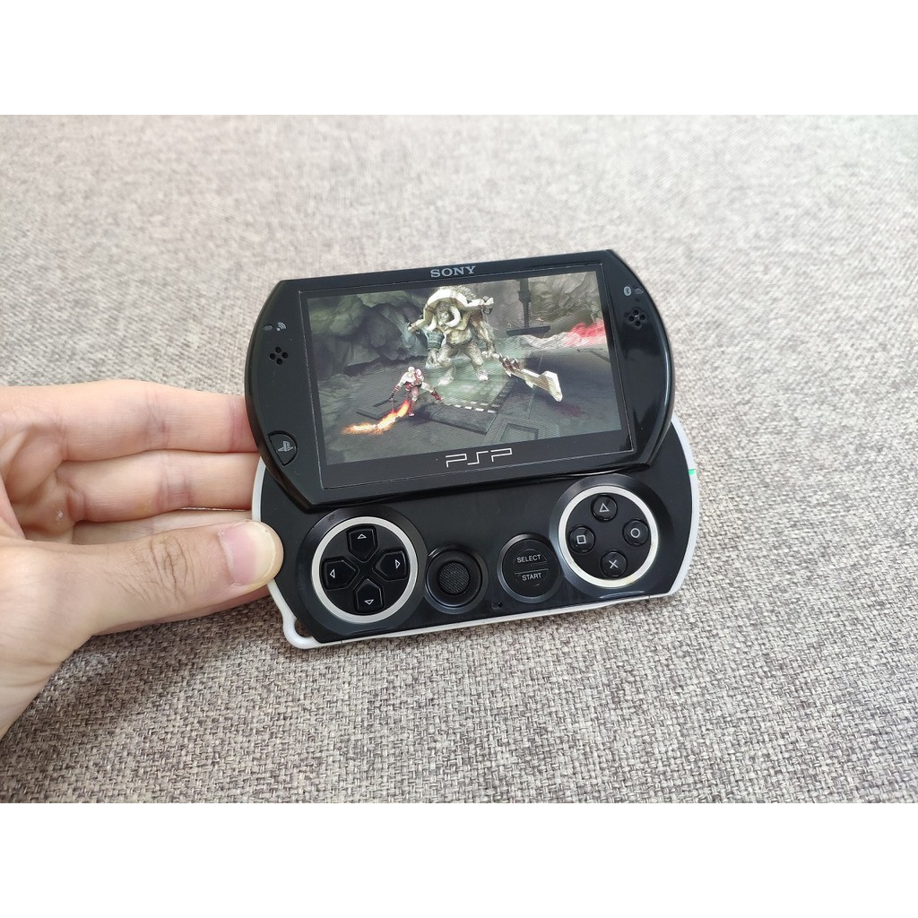 Máy game PSP GO nhỏ gọn