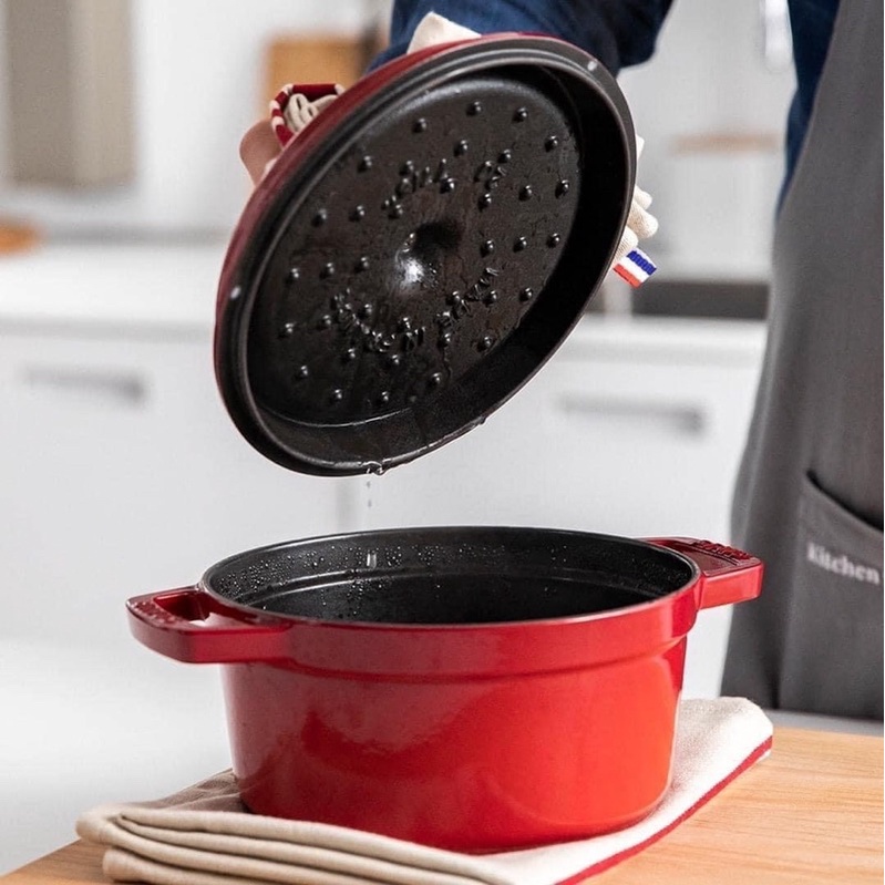 Nồi gang staub 20cm màu đỏ cherry