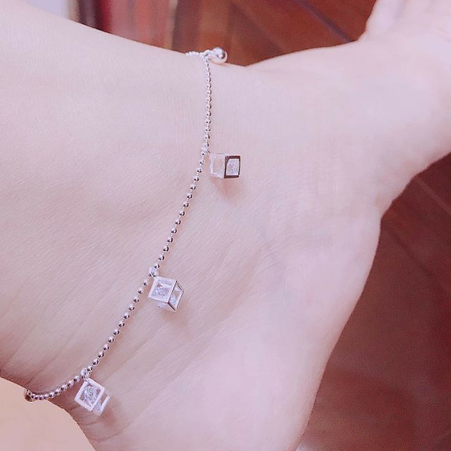 LẮC CHÂN BI BẠC TREO HỘP