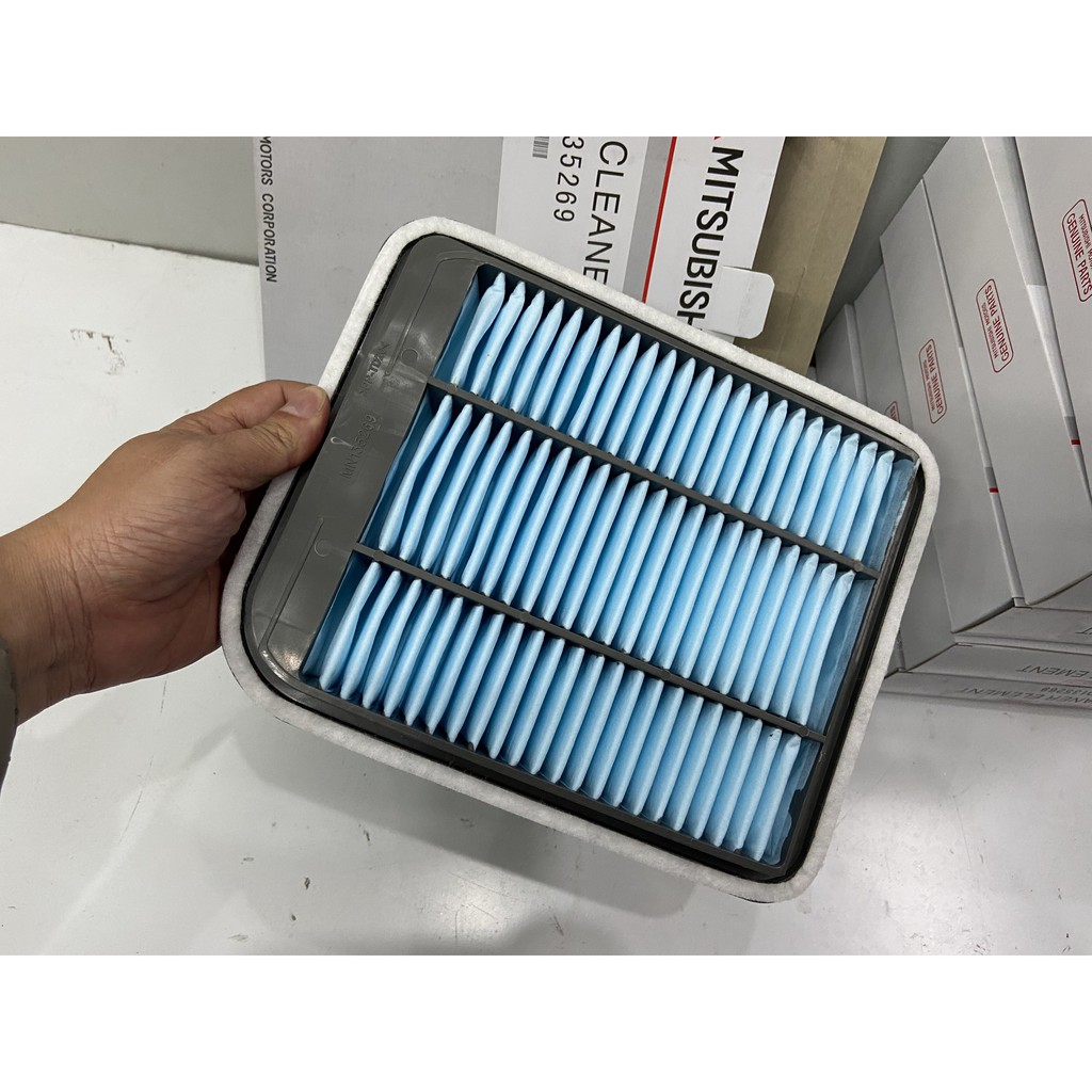 Lọc gió động cơ xe Mitsubishi Grandis Lõi Xanh | MN135269