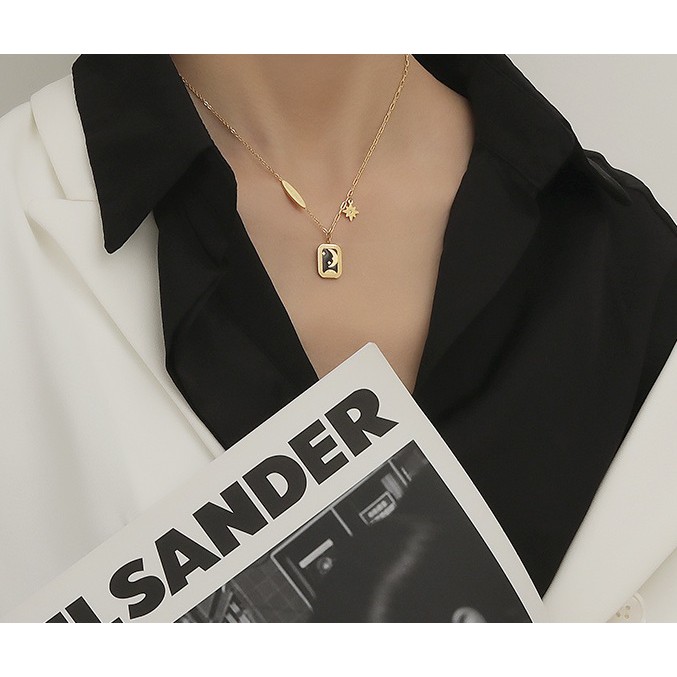 Dây chuyền titan phối xích thẻ đen mặt trăng (màu vàng) TT5646 - CAM KẾT KHÔNG BAY MÀU - BẢO HÀNH 12 THÁNG.