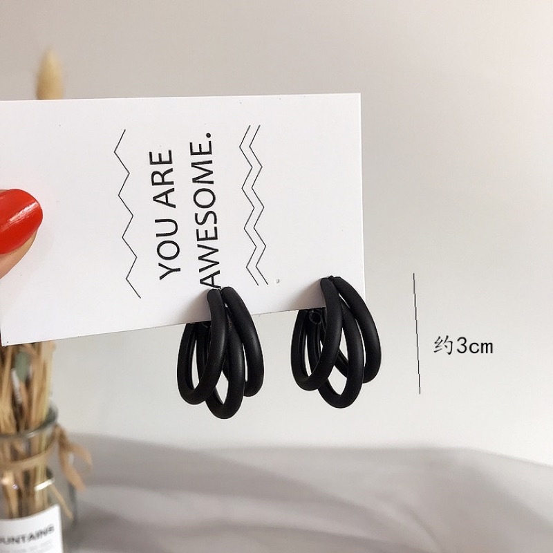 bông tai 3 cạnh nhiều màu sắc , khuyên tai cá tính full colour phong cách hàn quốc