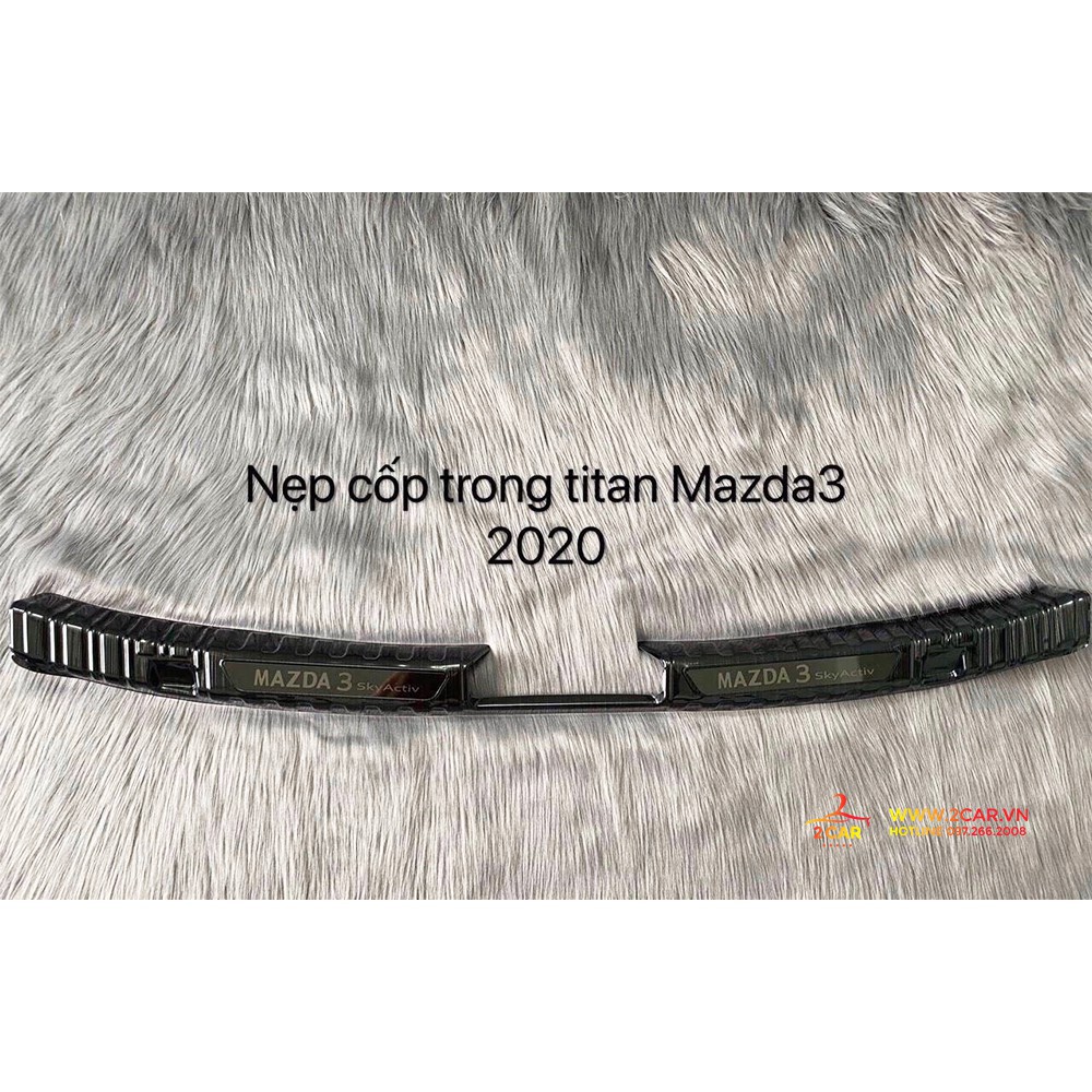 Bộ ốp chống trầy cốp trong + ngoài xe Mazda 3 2020, chất liệu Titan cao cấp