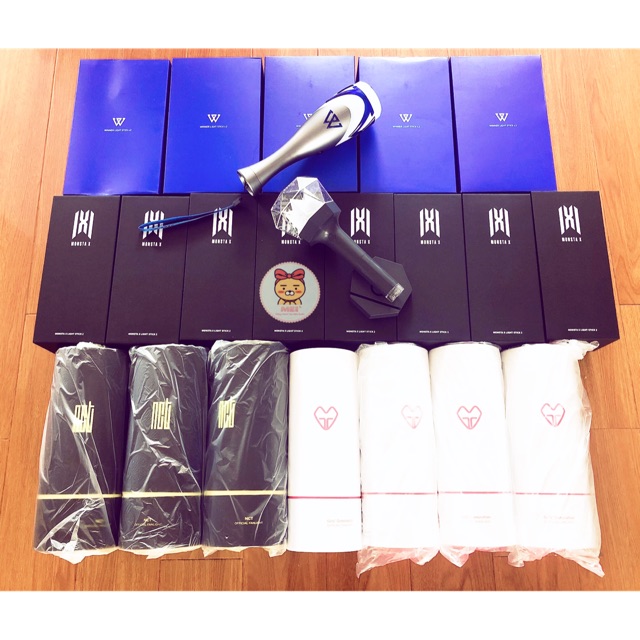 Lighstick Monsta X Nuest có sẵn