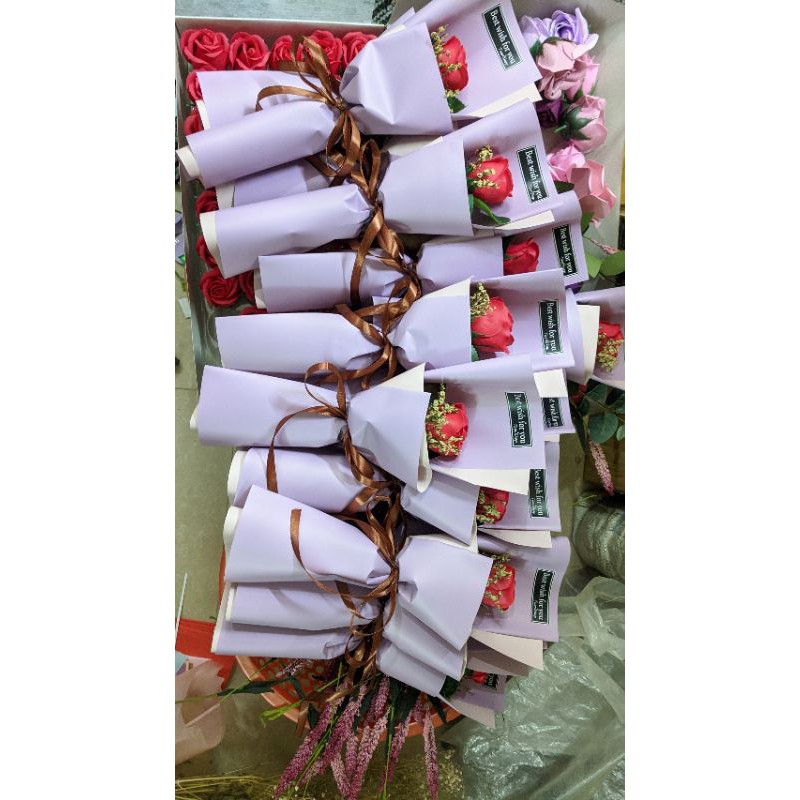 Bó hoa sáp đơn kèm hoa sao khô Y HÌNH