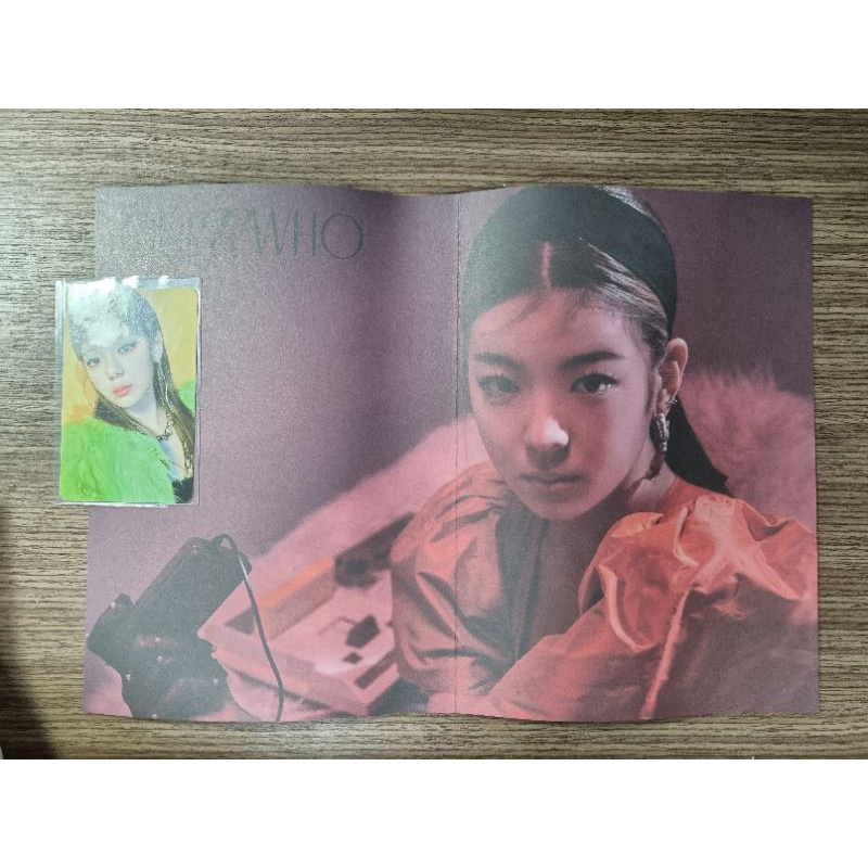 Ảnh thẻ - Photocard ITZY từ album GUESS WHO
