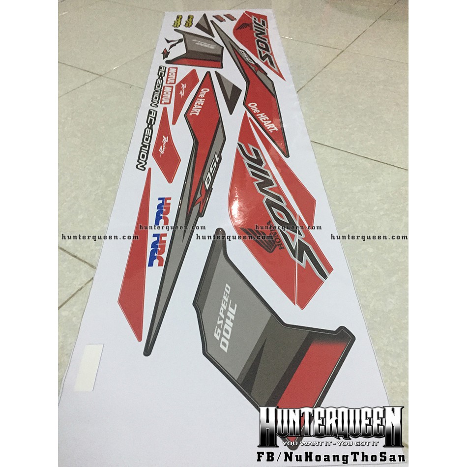 Tem rời dán xe Sonic. Tem chế đen trắng đỏ. Độ bền cao, sắc nét