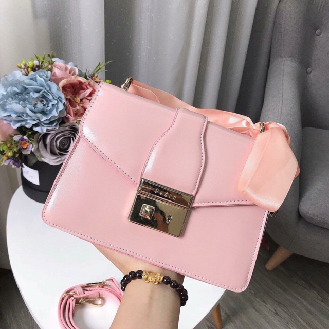 Tết diện em này thì miễn chê luôn ý ạ. Ahihi. Xinh dã man luôn các tình yêu của em ơi. Size 22 ạ. Xinh chất ngất ý ạ. Ah