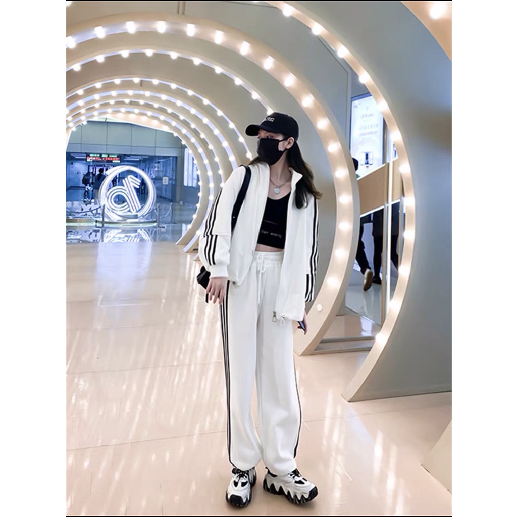 Quần Jogger Nam Nữ-Quần Ống Rộng 3 sọc unisex Để Suông Hoặc Rút Dây Bo Gấu Vải Mịn Mềm Mát-Hai Màu Đen và Trắng