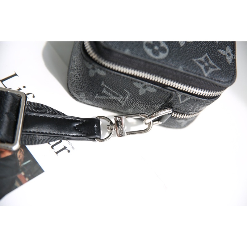 Túi lv alpha messenger for men