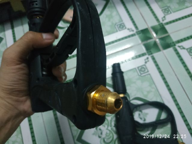 Súng xịt rửa a xe cao áp gia đình chân ren 14mm