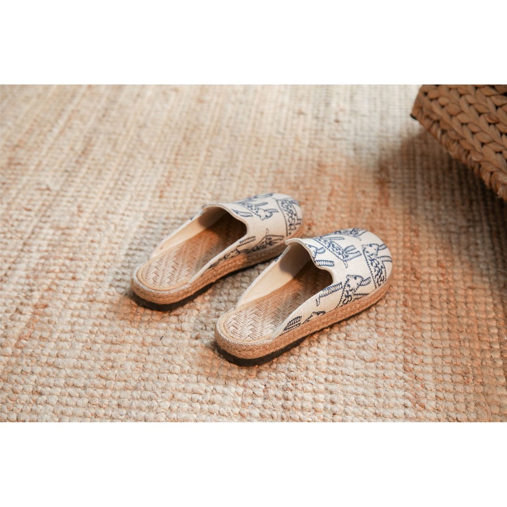 TAM49 Dép sục thêu đế cói