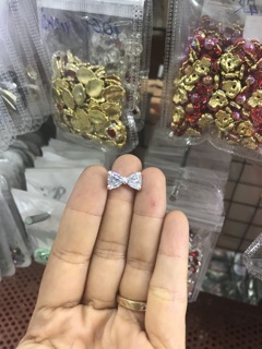 Đá hoa mai đính móng