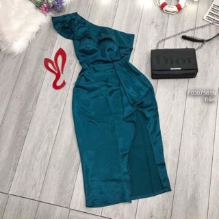 Đầm phi lệch vai xin xò