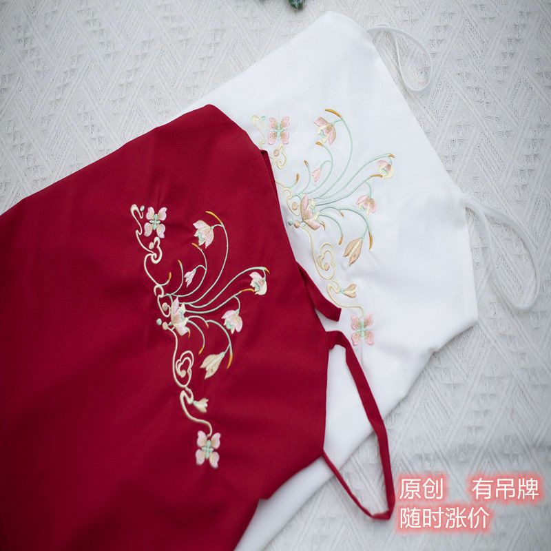 Yếm cổ trang (Sẵn yếm hạc trắng L ))