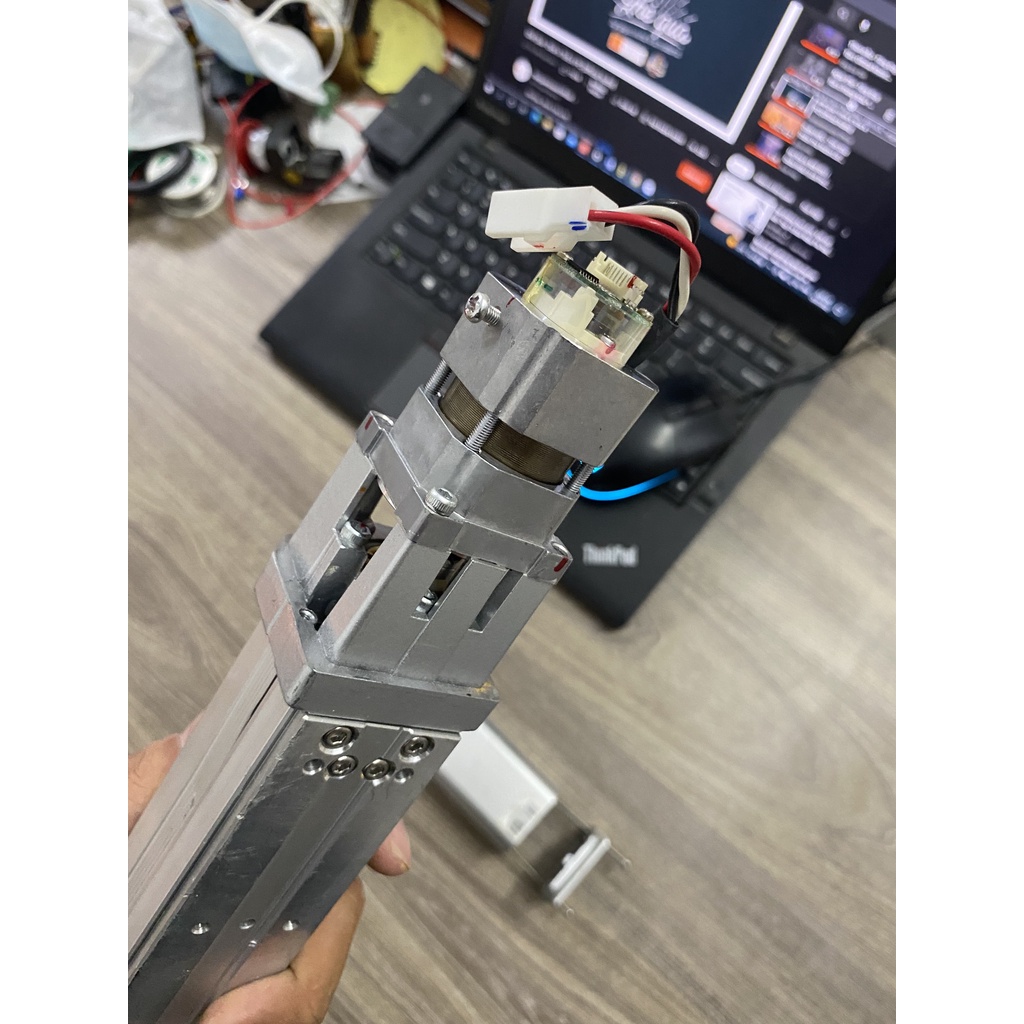 Vitme hành trình 300mm gá bắt động cơ Step 42mm tháo máy