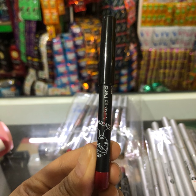 Chì kẻ viền môi