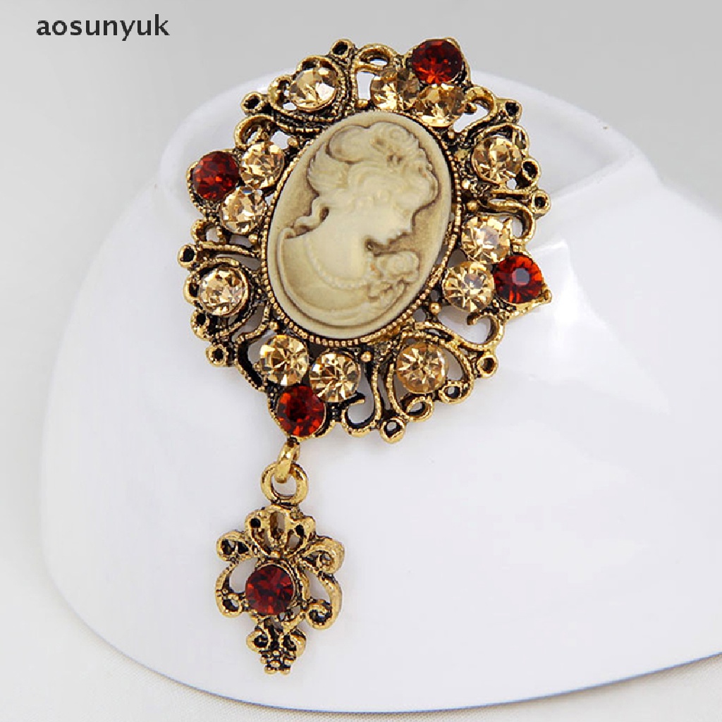 Ghim cài áo đính đá pha lê phong cách victorian cho nữ