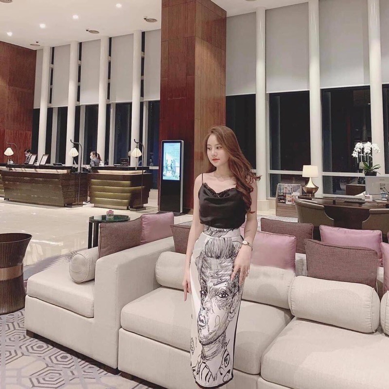 ⚡️BÁN SỈ⚡️Set áo 2 dây cổ ren kèm chân váy hoạ tiết đen trắng | BigBuy360 - bigbuy360.vn