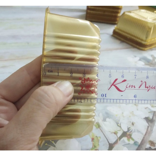 100 KHAY NHỰA ĐỰNG BÁNH TRUNG THU 300 GRAM MÀU VÀNG ĐỒNG- LOẠI DÀY