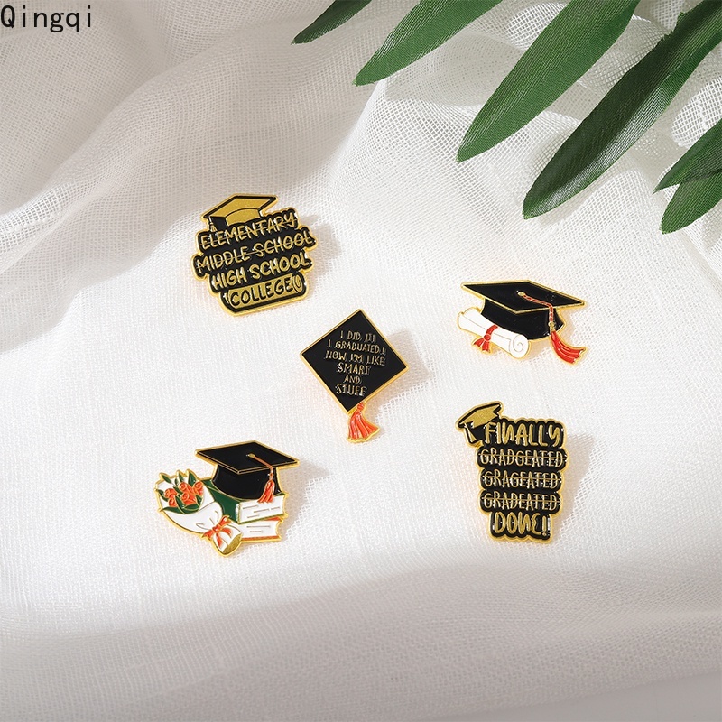 Ghim cài áo Miss Zoe chủ đề tốt nghiệp ngộ nghĩnh thích hợp làm quà tặng