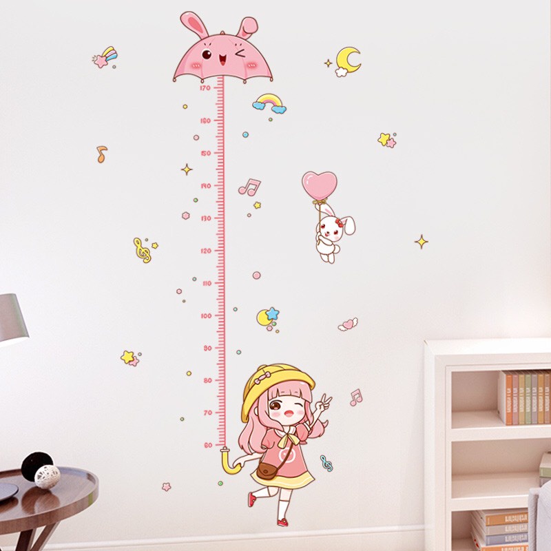 Decal dán tường đo chiều cao cô gái