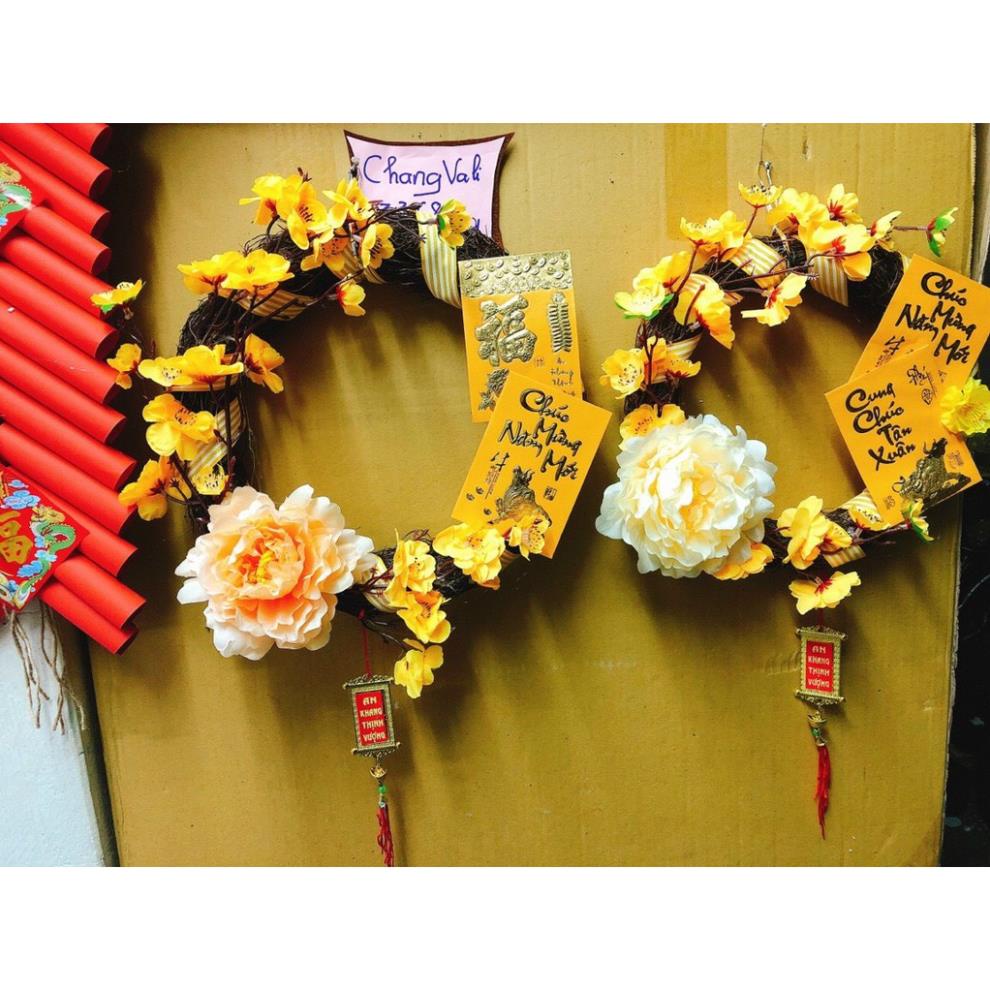 Vòng hoa mai, hoa đào, lì xì trang trí tết 2022