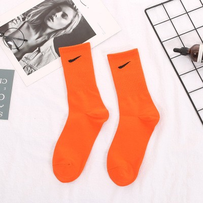 Vớ lửng nữ màu cam tươi TAT3806
