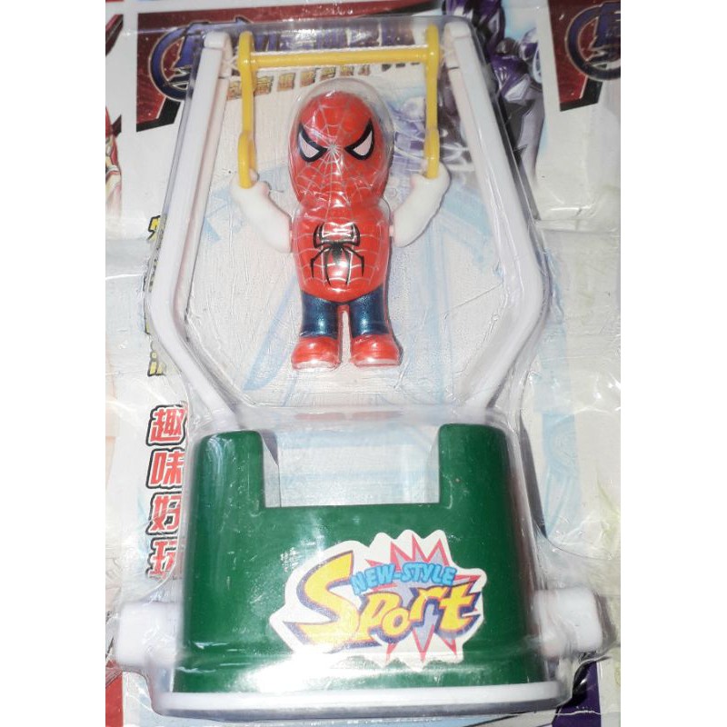 Một chiếc trò chơi xà đơn của siêu Anh hùng bằng nhựa