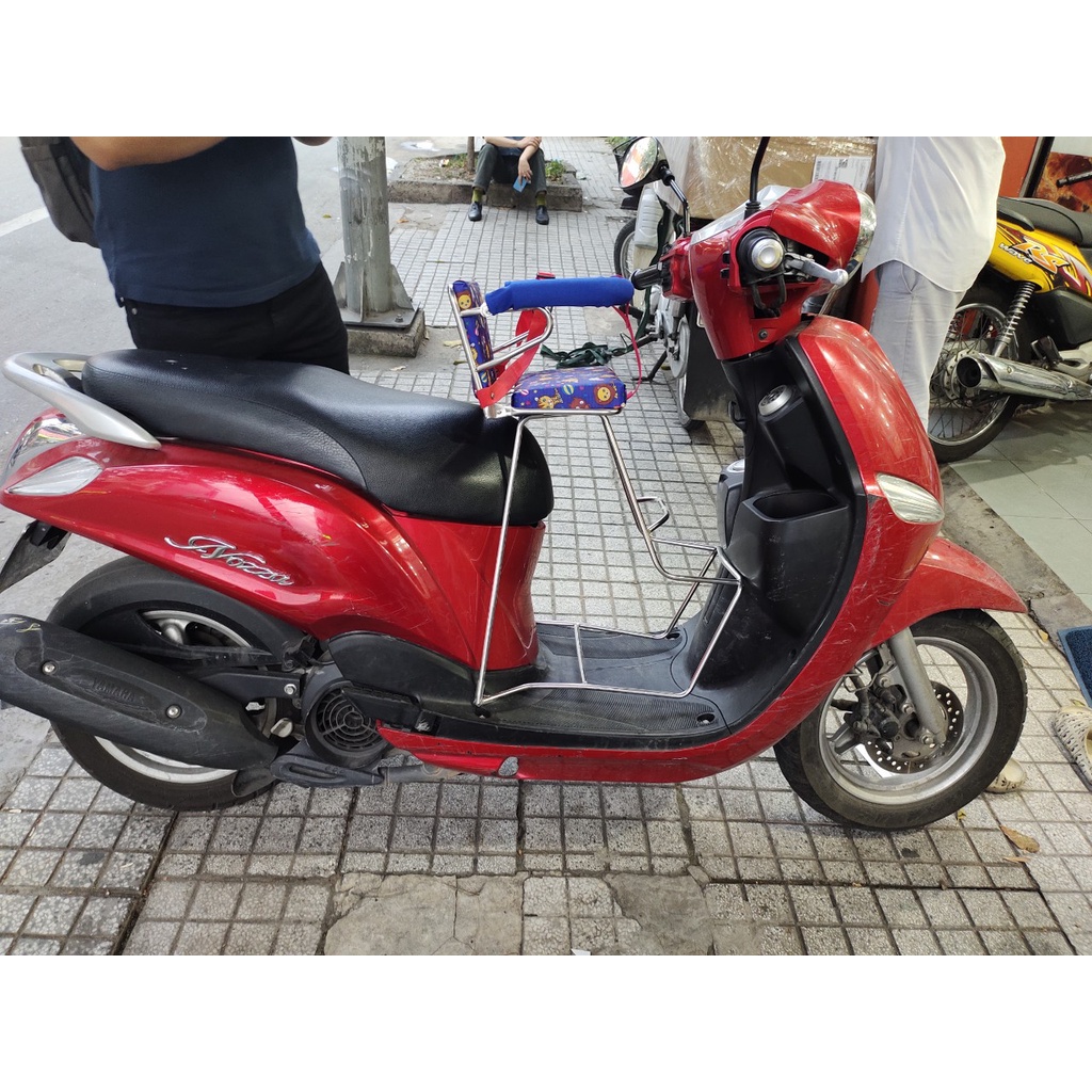 Ghế đi xe máy có vòng bảo vệ  xe Nozza