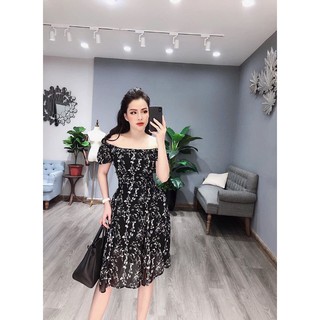 G21. 9026. đầm hoa cổ vuông tay ngắn