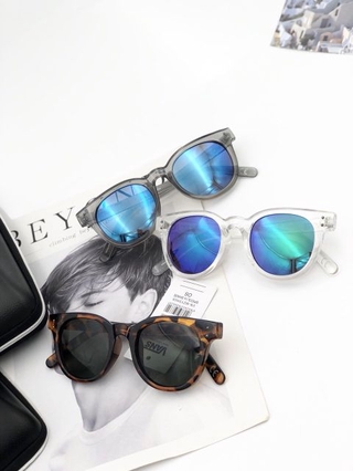 Mắt kính vans aut