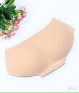 Quần lót độn mông tam giác