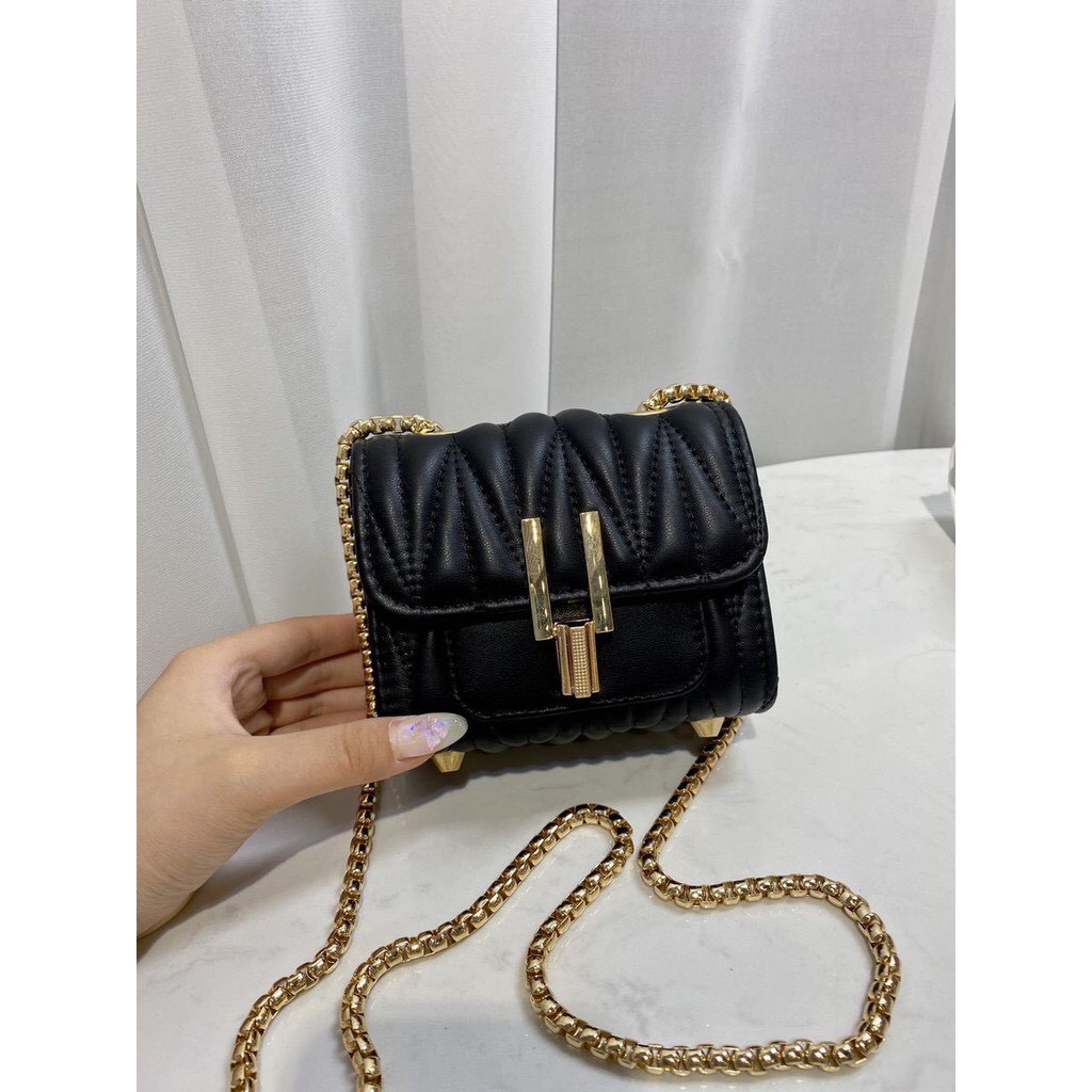 Túi Xách Mini Da Mềm Khóa Xoay Nhiều Màu, Túi Xách Dây Xích Đeo Vai Đeo Chéo Mẫu Mới Nhất - Chan Bag CB332