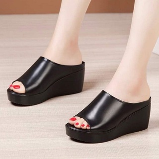 Dép đế xuồng quai da