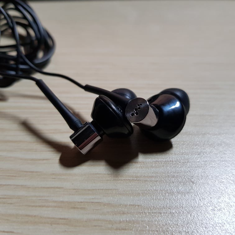 Tai nghe Sony MDR-ex082 walkman,nghe cực êm,tặng túi da cực hot