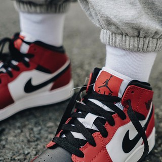 [𝐇𝐎𝐓 𝐓𝐑𝐄𝐍𝐃 𝟐𝟎𝟐𝟏!!!] Giày Jordan CHICAGO MID BLACK TOE HIGH !!!