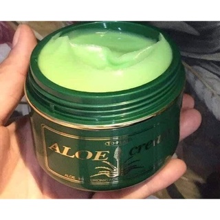 Kem lô hội kem dưỡng body giúp dưỡng mịn và làm trắng da tự nhiên, cung cấp độ ẩm cho da