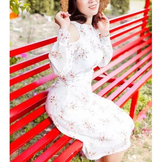 796 - Đầm hoa cổ yếm xếp con khoét vai tay dài