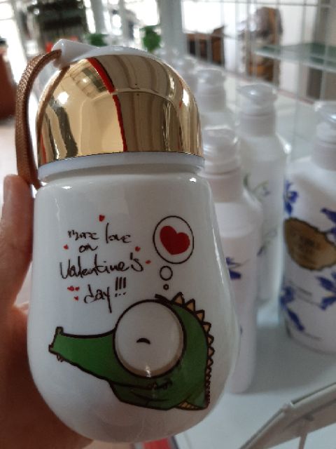 Ly sứ có dây treo siêu cute