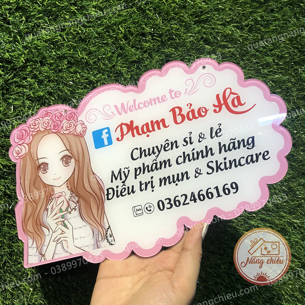 Bảng hiệu cho shop bán mỹ phẩm_ đạo cụ chụp hình sản phẩm , chất liệu mica sáng bóng và sắc nét