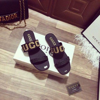 Dép Gucci dinh đá
