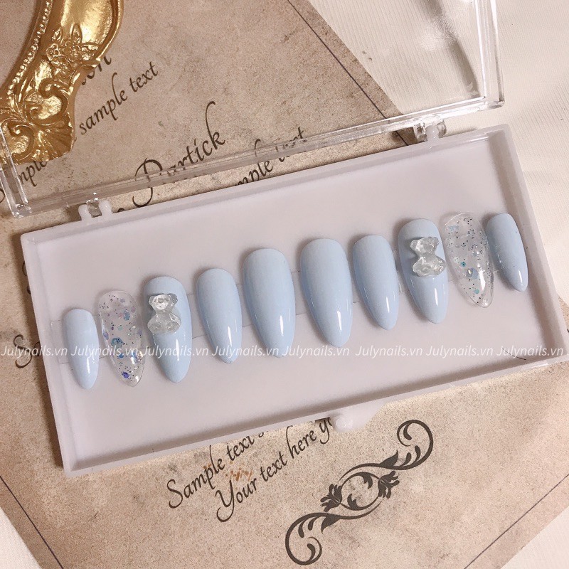 Nailbox thiết kế màu xanh trời charm gấu nổi 3D, móng úp giá rẻ nb018 julynails.vn