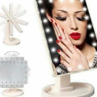 Gương soi có đèn led trang điểm