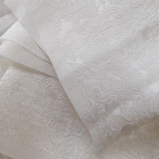 Vải lụa trắng vân hoa